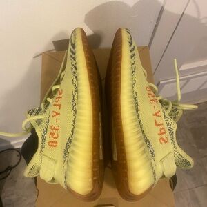 Yeezy Boost 350 Athletic Shoes men size 8.5 fits ladies size 10